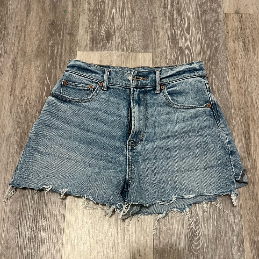 American Eagle highest rise ‘90s boyfriend stretch short